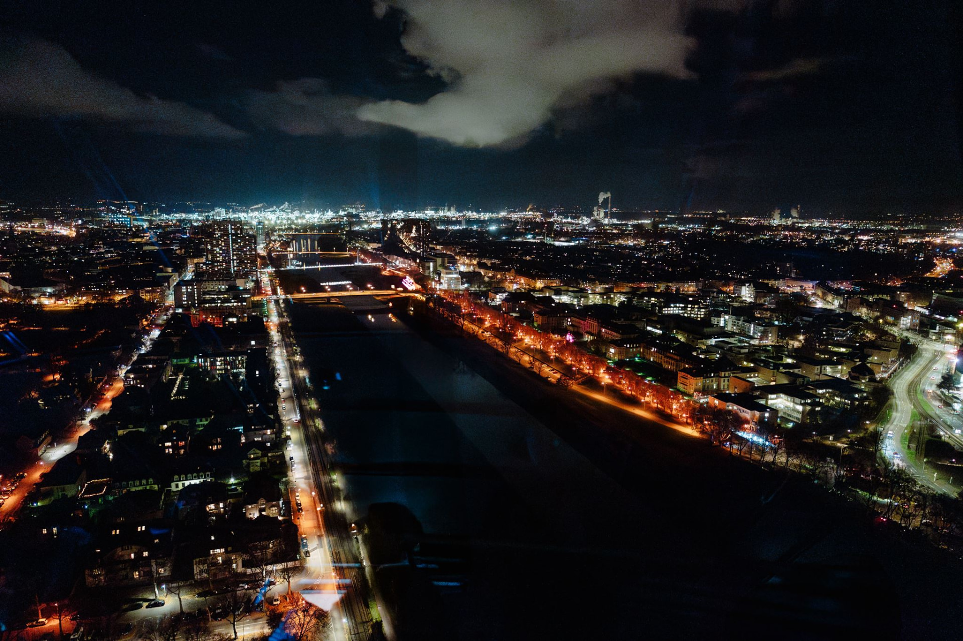 Mannheim bei Nacht von oben